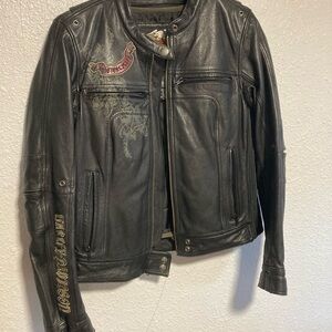 Harley Davidson Leather Jacket Women’s Medium.